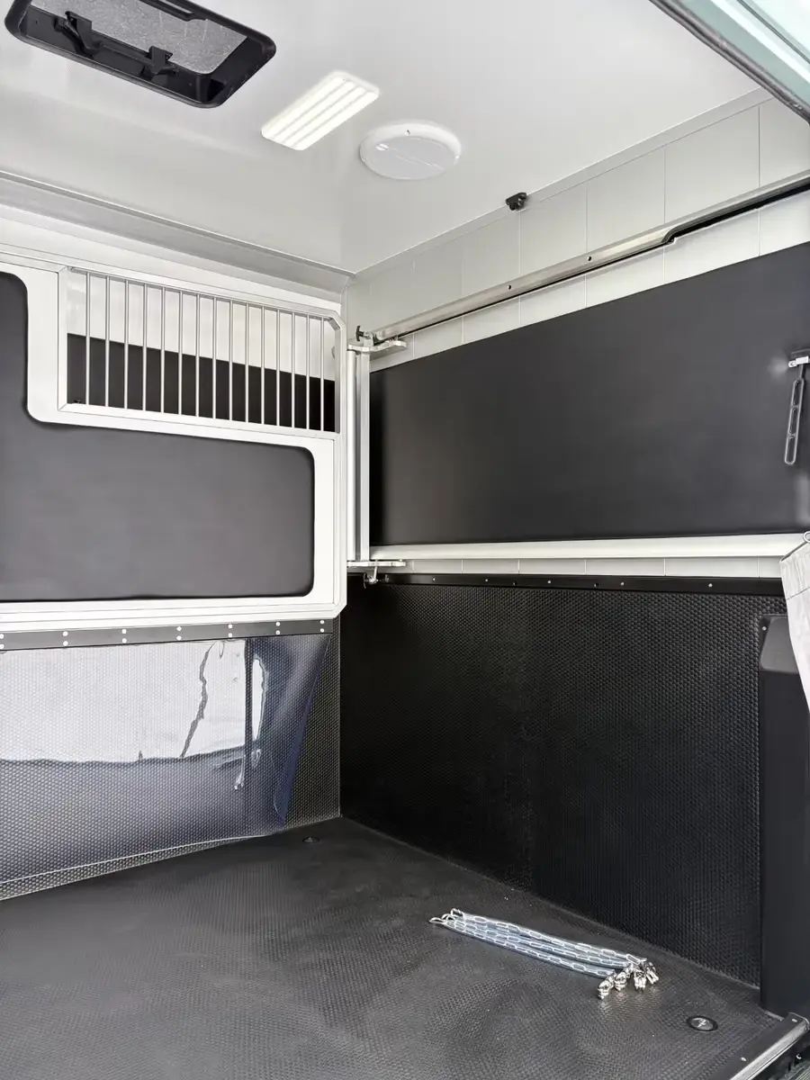 Renault Master AKX thumb 14