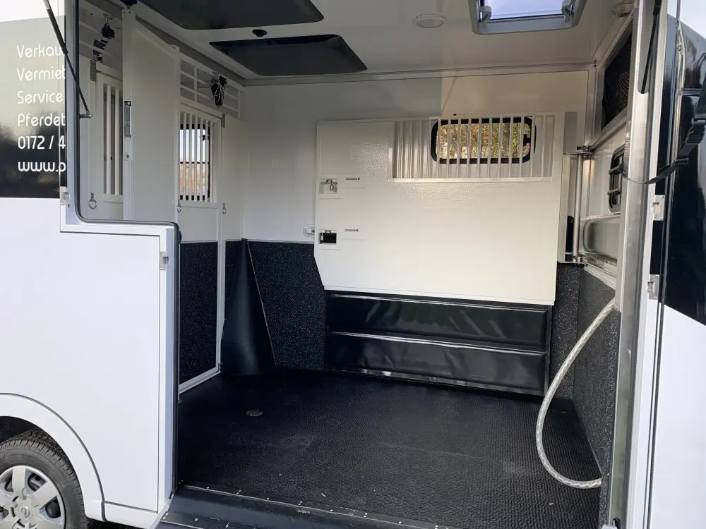 Mietfahrzeug Thumbnail 5